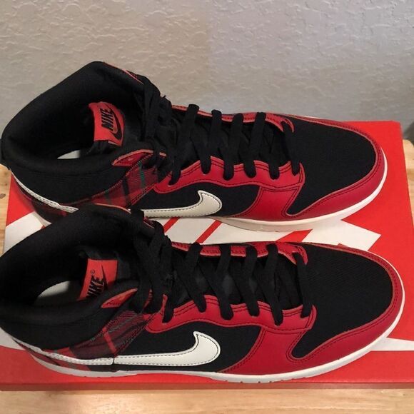 ⭐️NIKE DUNK LOW RETRO SE SNEAKERS - Picture 6 of 14